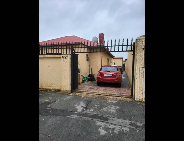 9 BEDROOM HOUSE FOR SALE IN REGENTS PARK